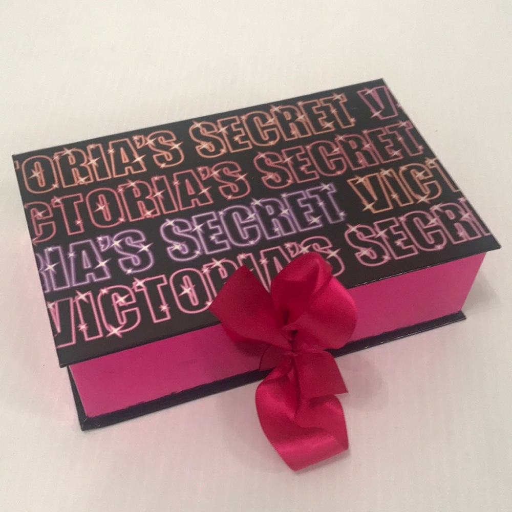 NEW IN BOX Victoria’s Secret Set .07 Oz. Each Very sexy Body Gift Fragrance Set